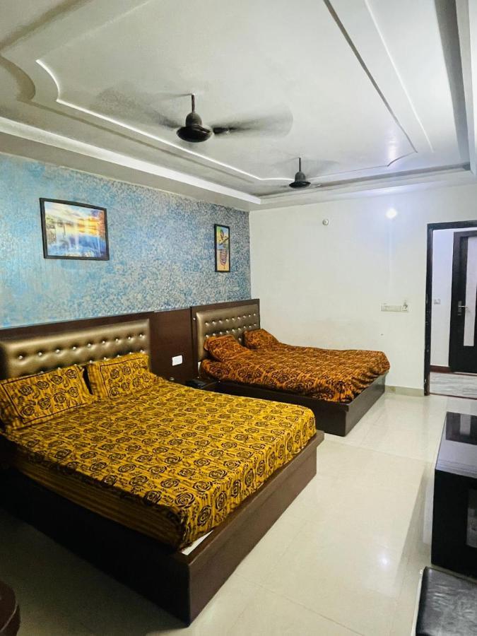 Blue Rose International, Family Hotel Agra  Exterior photo
