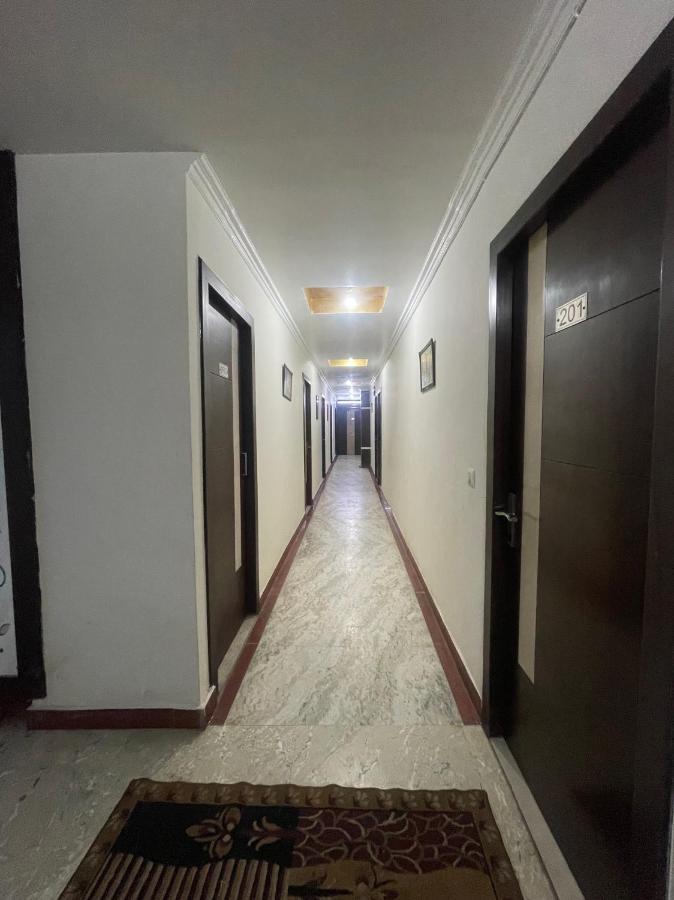 Blue Rose International, Family Hotel Agra  Exterior photo